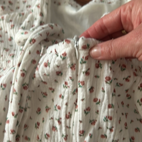 Dress - Picture 5 of 6